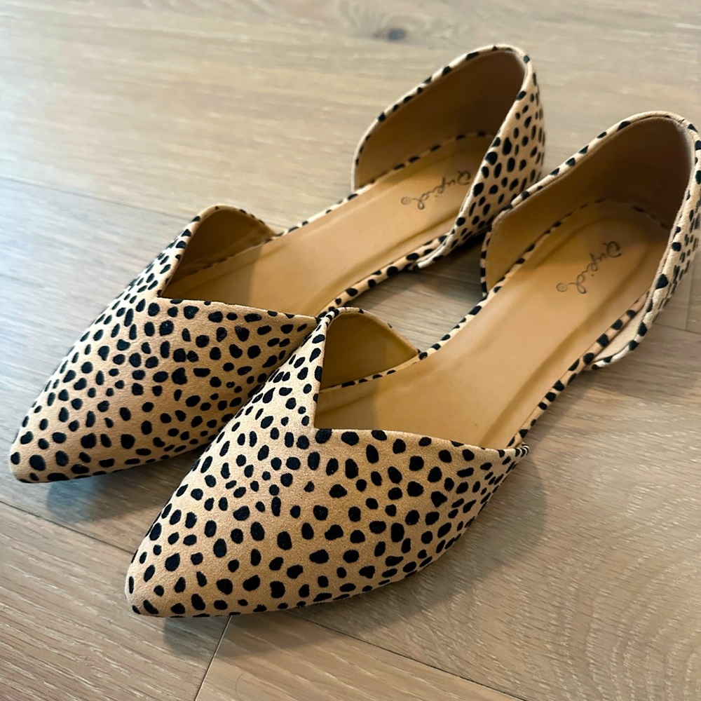 Cute Cheetah print flats! Size 10 NWOT